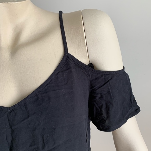 🦋✨ 2/15$ TOPS ✨🦋  GARAGE TOP - Picture 3 of 4